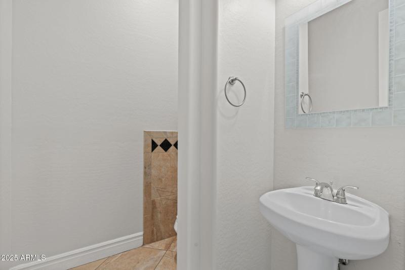 45-web-or-mls-3215-e-constance-wy