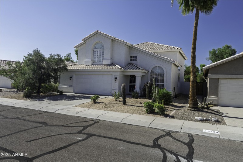 4530 E Desert Wind Dr-2