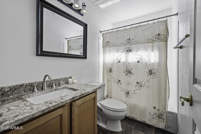 4530 E Desert Wind Dr-21