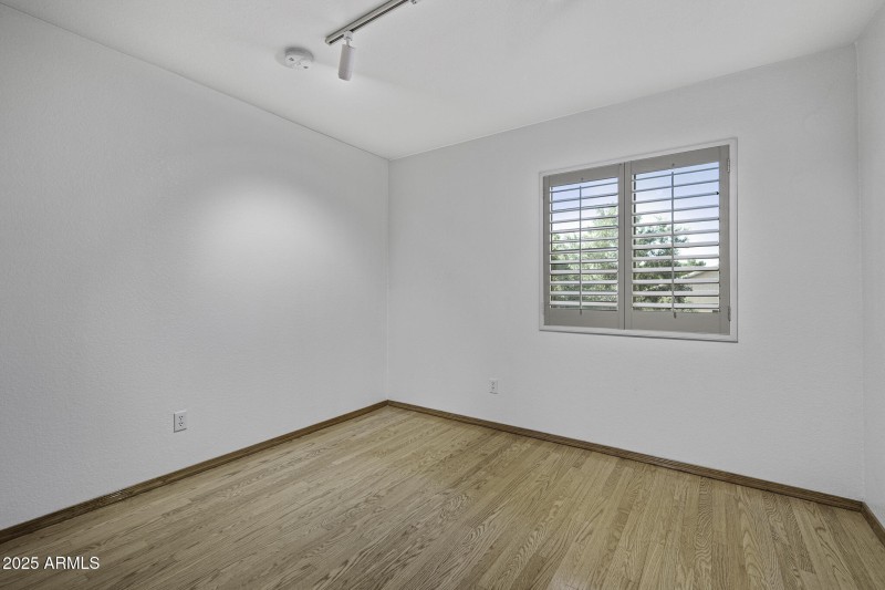 4530 E Desert Wind Dr-22