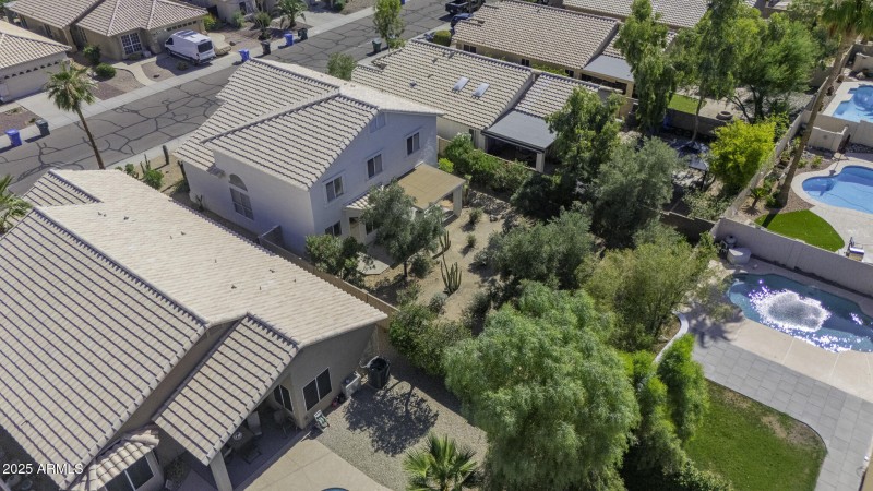 4530 E Desert Wind Dr-33