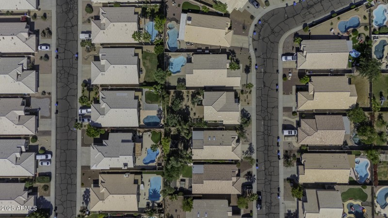 4530 E Desert Wind Dr-34