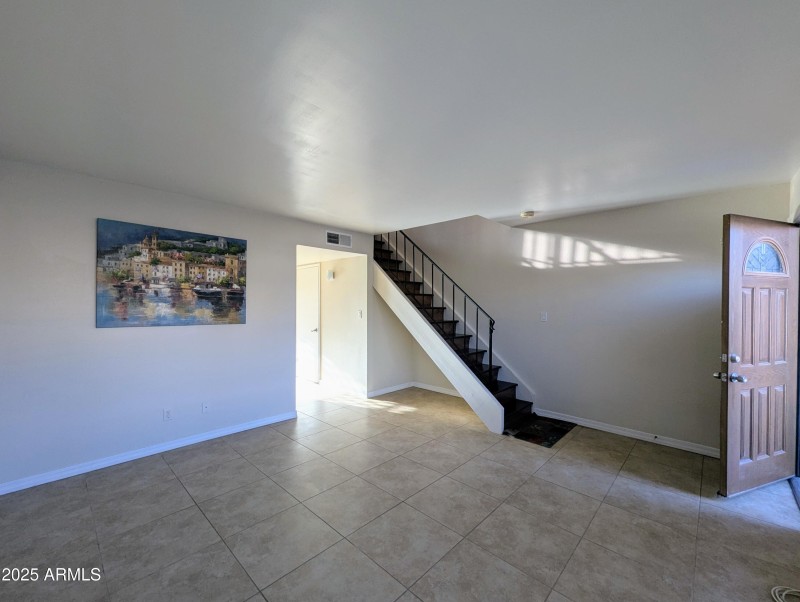 2233 W FARMDALE AVE #2