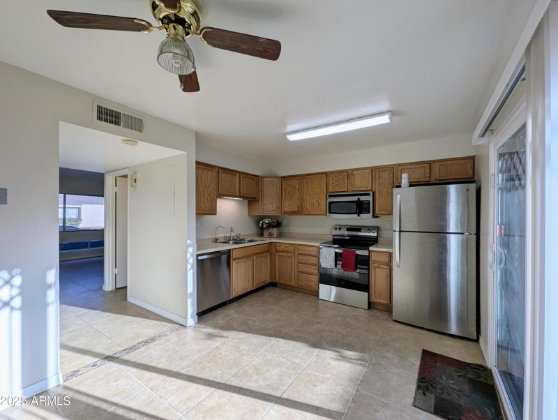 2233 W FARMDALE AVE #2