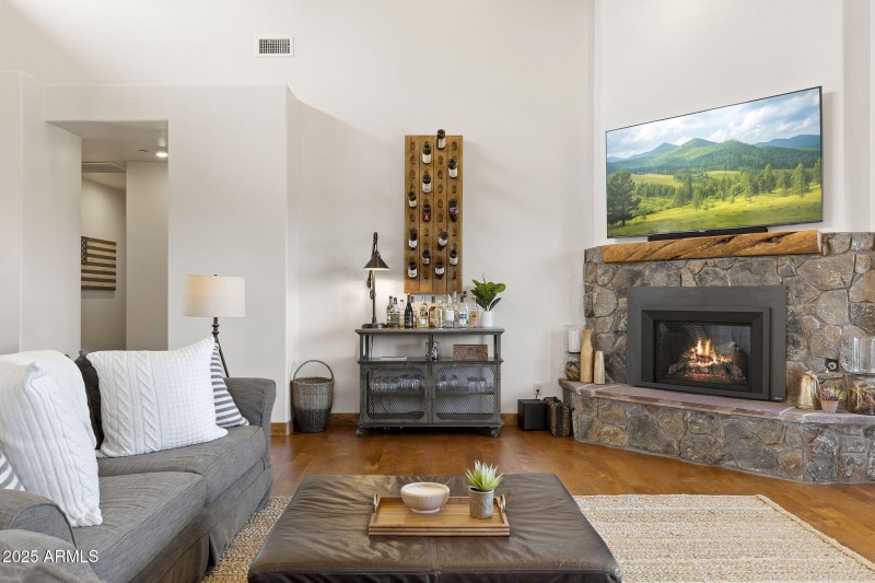 43-web-or-mls-JC0A4939