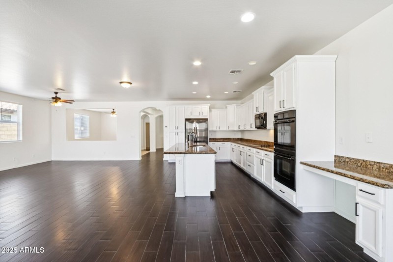 16-web-or-mls-N Riley Rd-1406-016