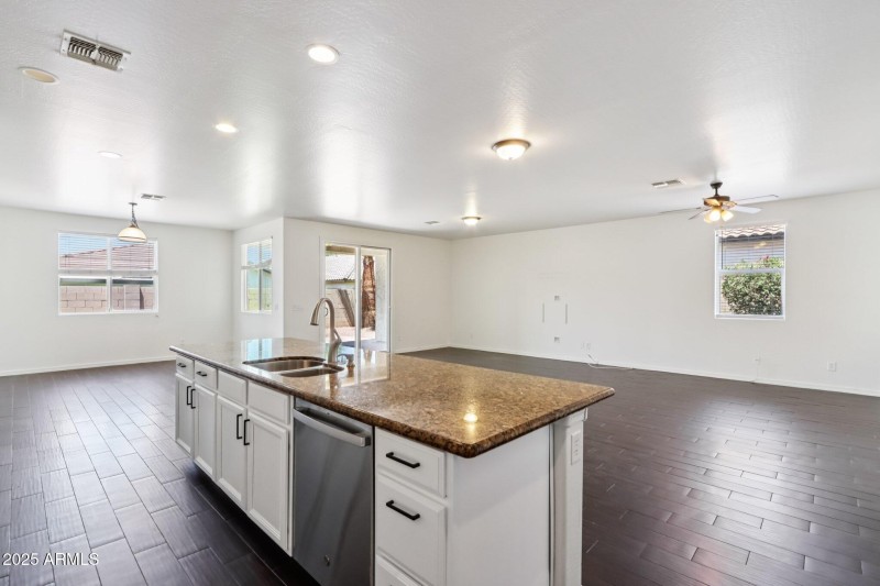 17-web-or-mls-N Riley Rd-1406-017