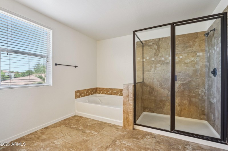 40-web-or-mls-N Riley Rd-1406-040