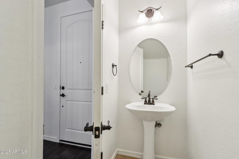 42-web-or-mls-N Riley Rd-1406-042