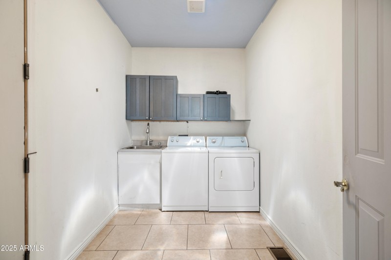 21-Laundry Room
