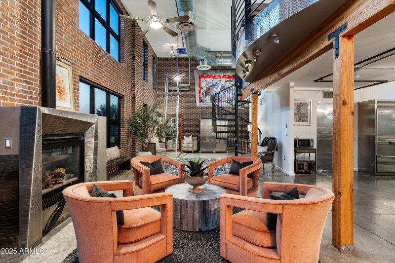Midtown Phx Loft Living
