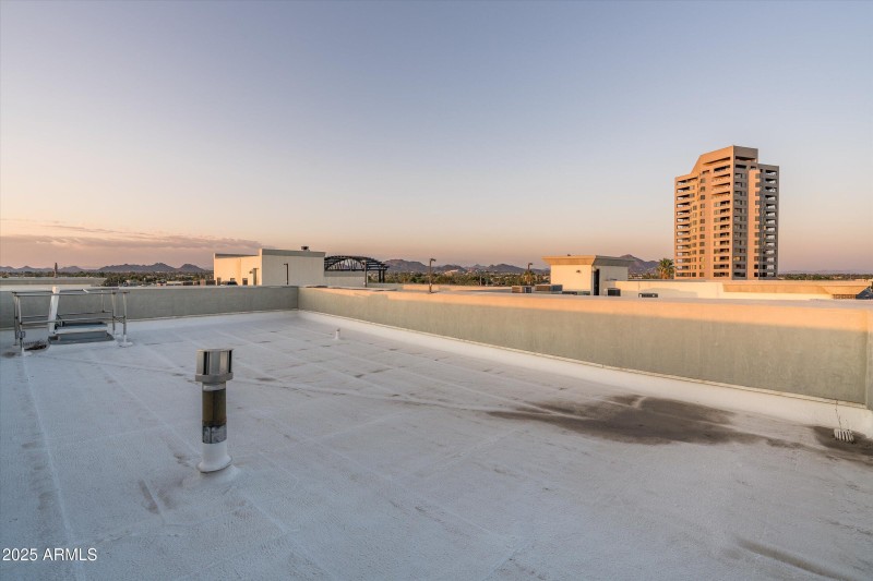 66-914 E Osborn Road, No 403 (66 of 70)