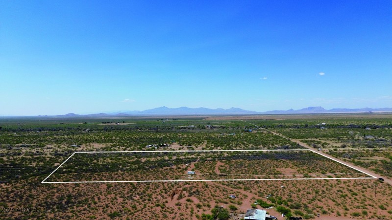 Group of 2 Objects (2)