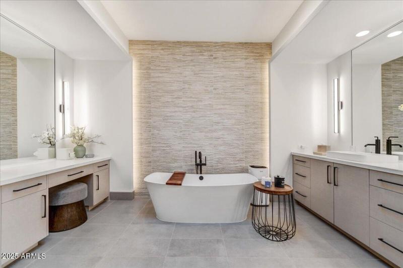 34-Primary Spa Detail