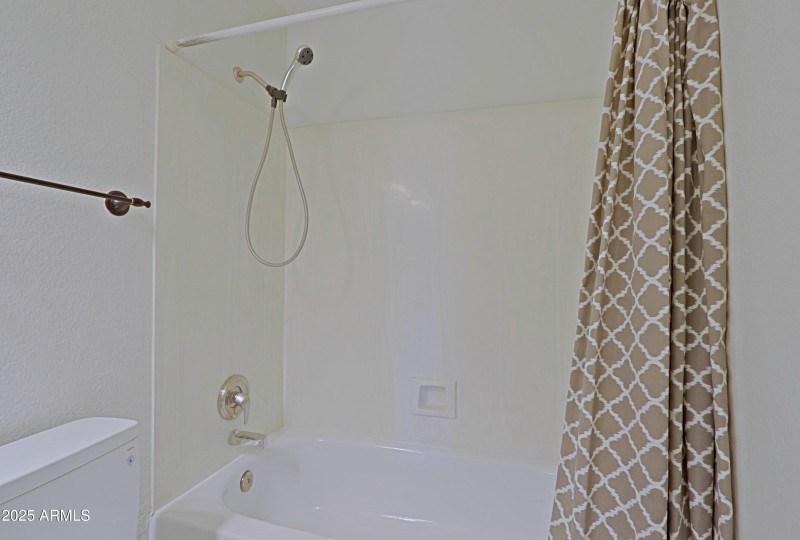 Bathtub shower combination