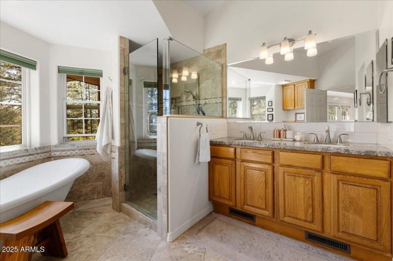 Primary Suite Bath