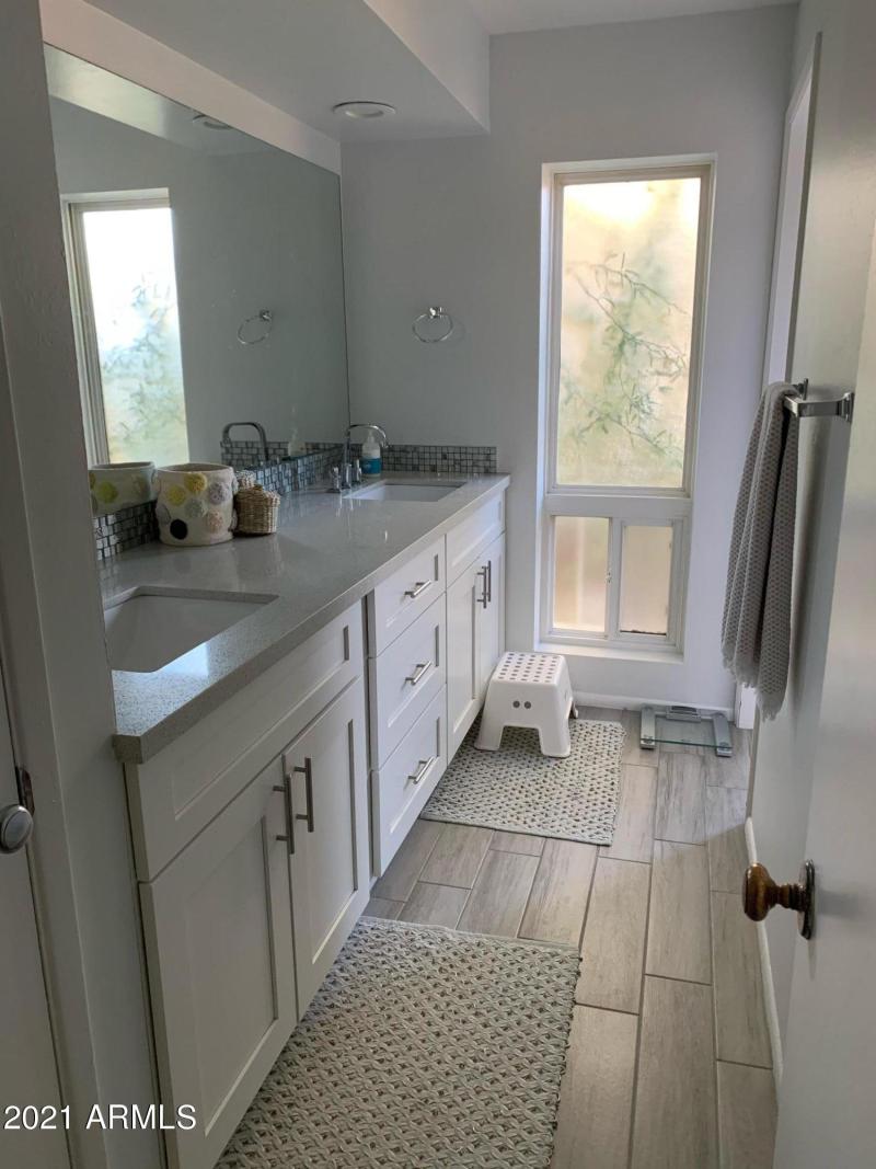 5579CCAB-EEF3-4B55-A6A3-1109194FAE6A