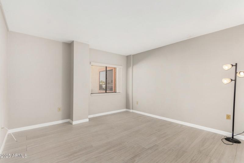 B112_Primary_Bedroom4