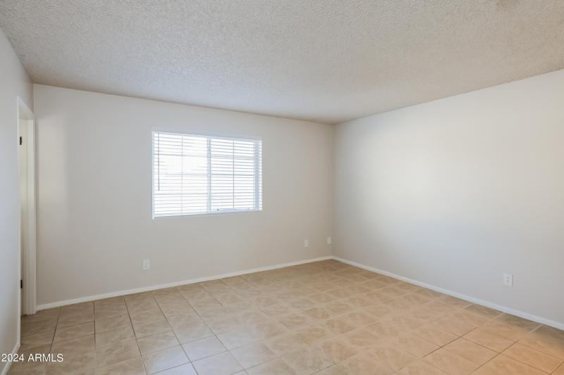 023-photo-primary-bedroom-13286368