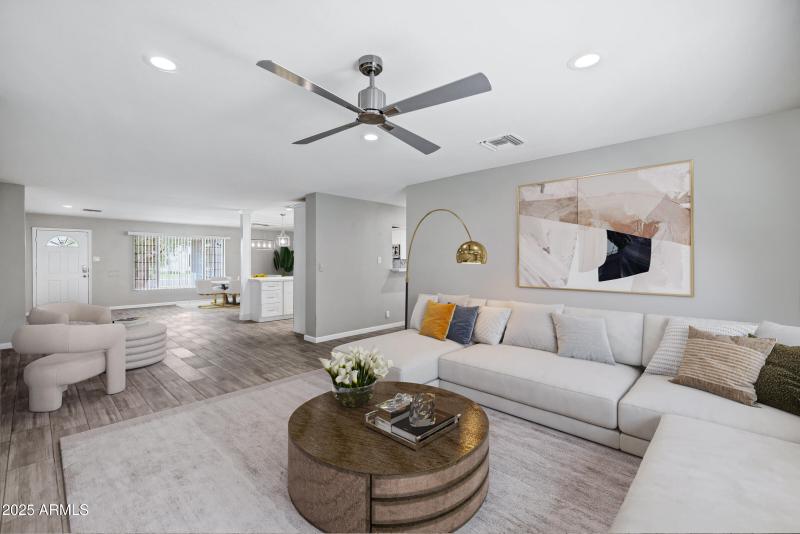 3046 E Glenrosa Ave-17_VS