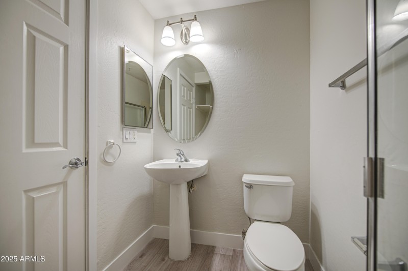 Bathroom 2-pic 3
