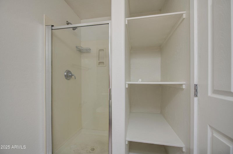 Bathroom 2-pic 2