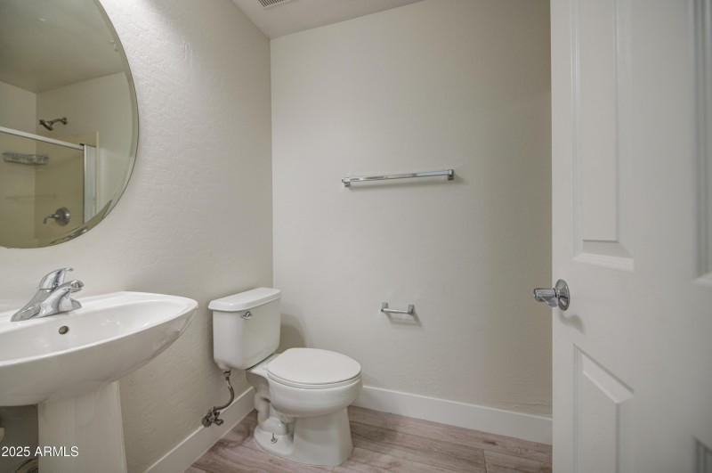 Bathroom 2-pic 1