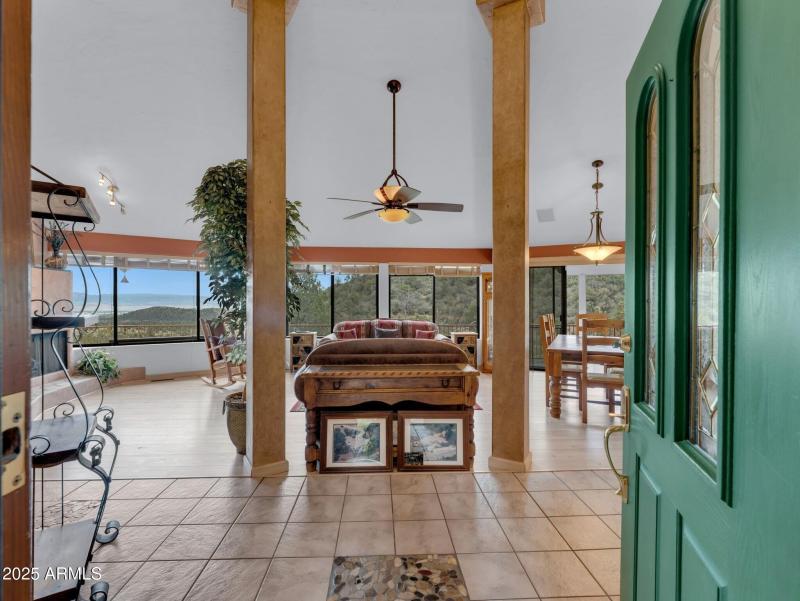 004_Looking from front entrance