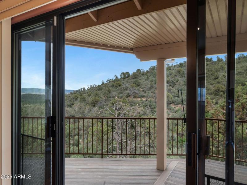 018_Dining Access to covered Deck