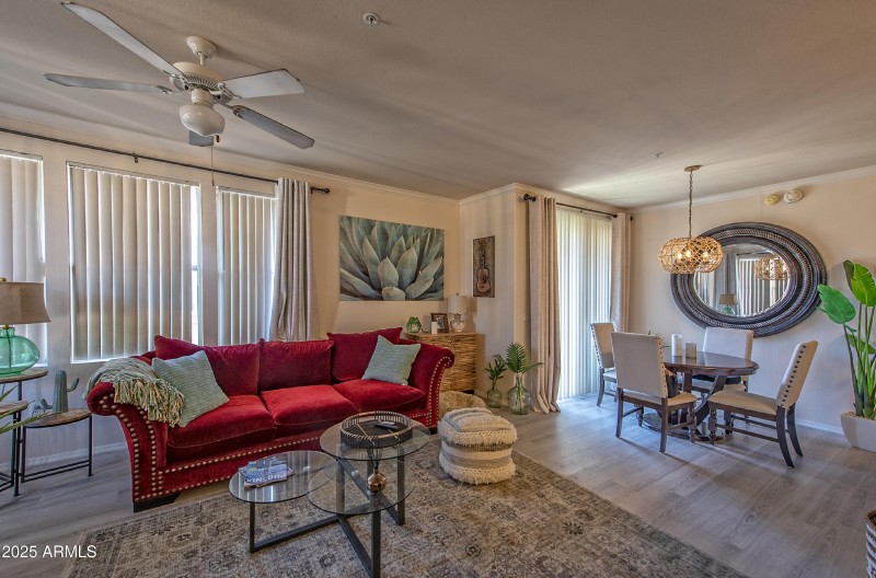 003_Living & Dining Area