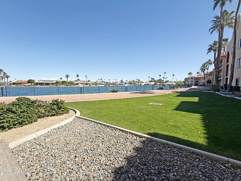 B112_Patio_Lake_View