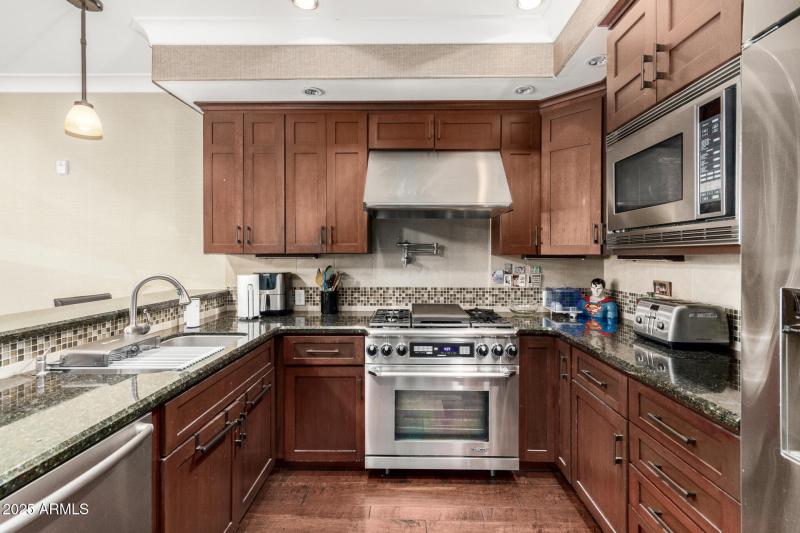 17 - Woodmere Fairway