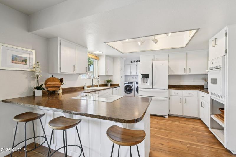 Bright, Clean Kitchen