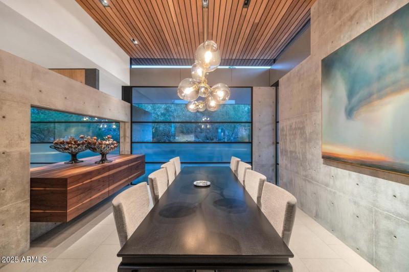 4446 E Mockingbird Ln-large-030-059-4446