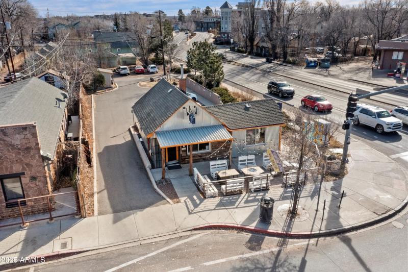 218 S San Francisco Street