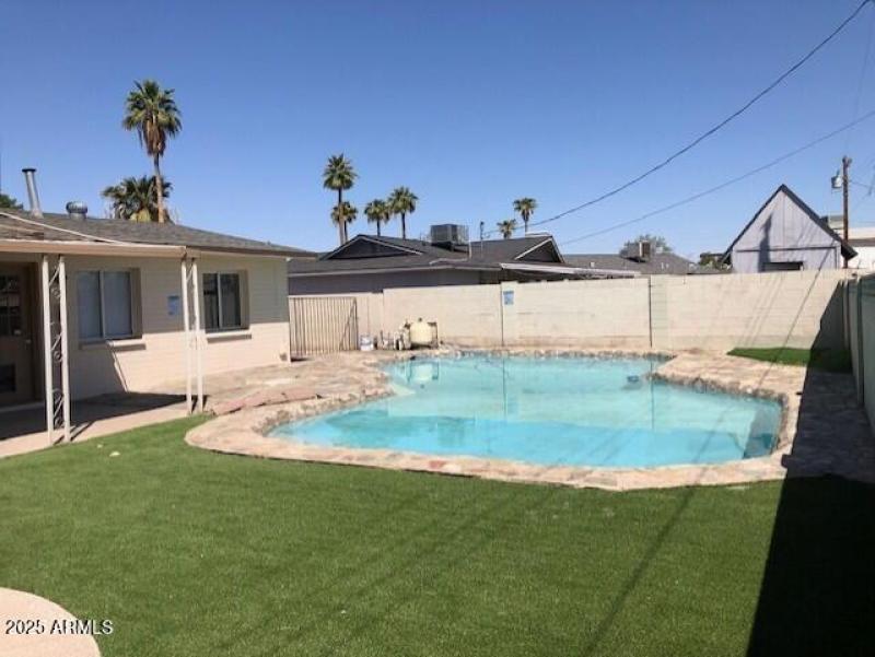 4517 Grandview - Yard 4