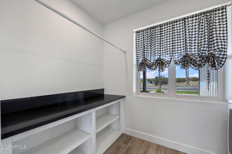 1738W7thSSt-Snowflake-AZ-13