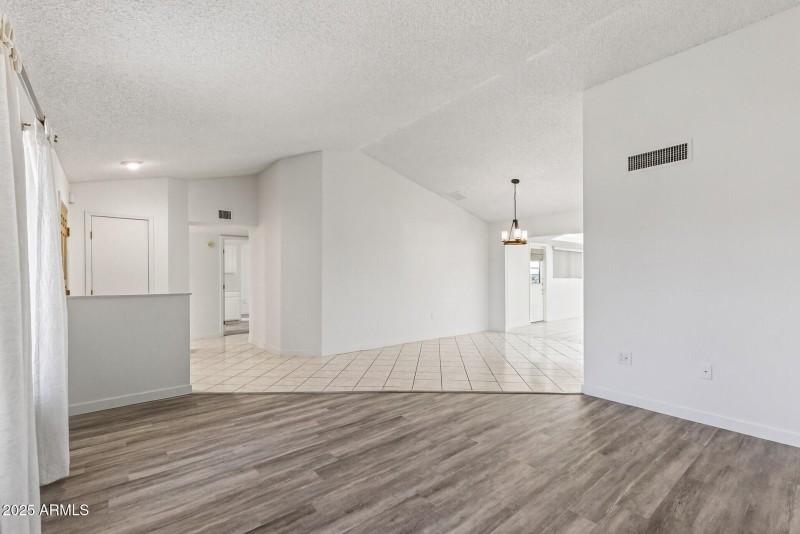 15_20603_N_147th14_mls