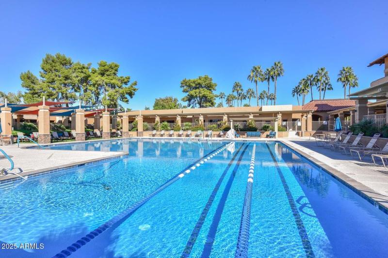 The Lakes-Community Pool