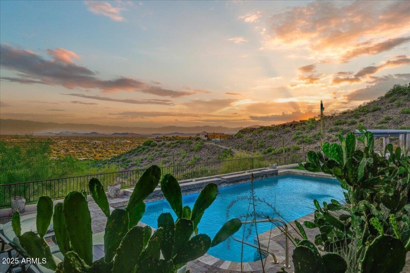 Breathtaking Sunset Mountain Views