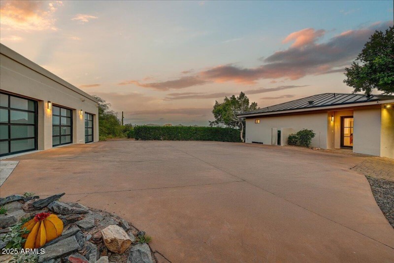 Motor Court + Guest House Entry