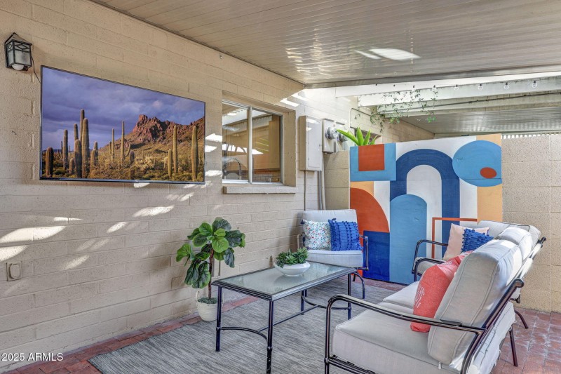 33-web-or-mls-6833-e-osborn-rd-e