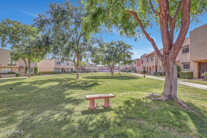 37-web-or-mls-6833-e-osborn-rd-e