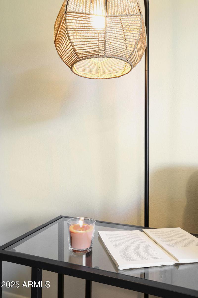 8-web-or-mls-6833-e-osborn-rd-e