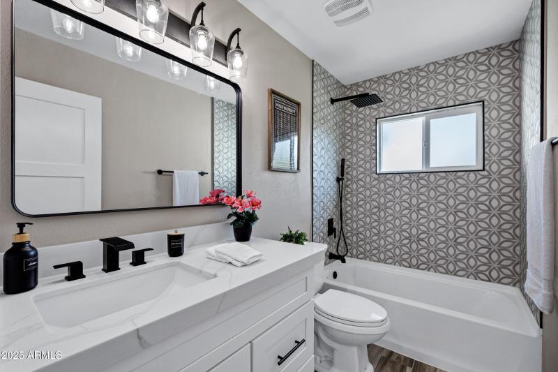 2509 E Meadowbrook Ave-22