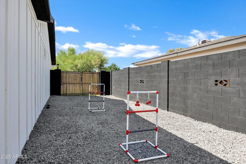 Large Side Yard for RV/Boat