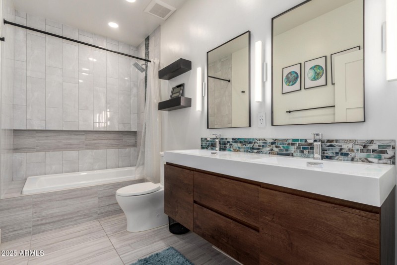 Upstairs Hall Bathroom