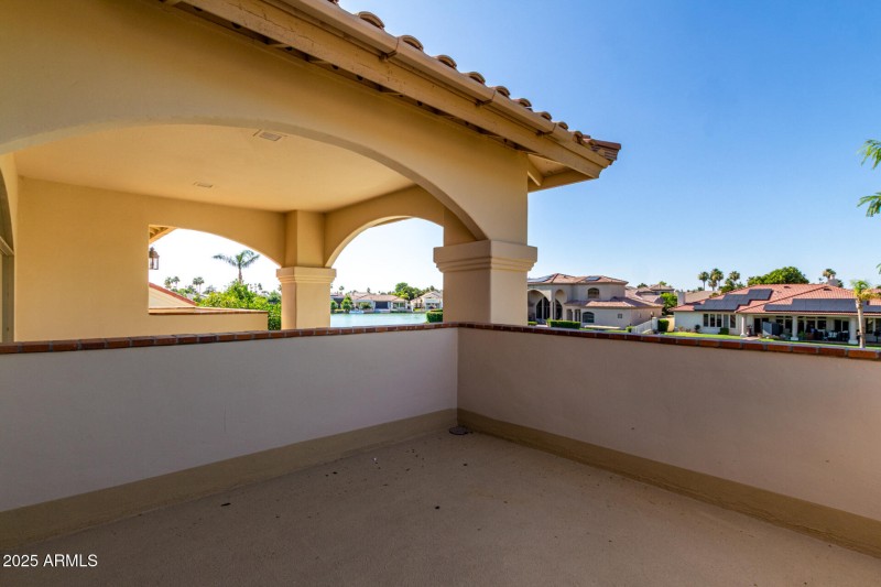 Upstairs 2nd Master Private Patio/Deck