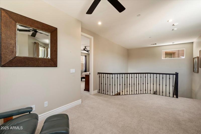 Upstairs Loft between primary suites- 17