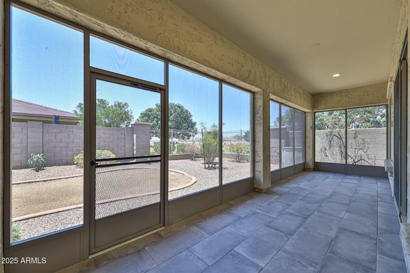 Arizona Room/Enclosed Back Patio